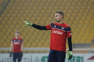 İtalya, Parma, 19 Aralık 2020: Luigi Sepe (Parma kalecisi) futbol maçı öncesinde takım arkadaşlarına tavsiyelerde bulunur: PARMA - JUVENTUS, Serie A 2020-2021 gün 13, Tardini Stadyumu