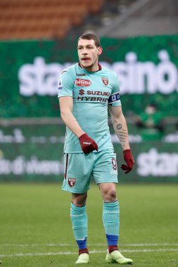 İtalya, Milan, 9 Ocak 2021: Andrea Belotti (Torino forvet) AC MILAN TORINO, Serie A 2020-2021, San Siro Stadyumu 'nda oynanan maçın ilk yarısındaki köşe vuruşunu bekliyor