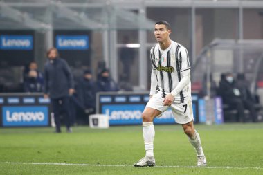 İtalya, Milan, 17 Ocak 2021: Cristiano Ronaldo (Juventus forvet) FC INTER - JUVENTUS, Serie A 2020-2021 gün 18, San Siro Stadyumu, FC INTER maçının ikinci yarısında ön sahada baskı yapıyor.