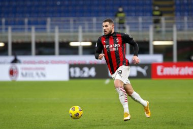 İtalya, Milan, 23 Ocak 2021: Theo Hernandez (Milan forveti) futbol maçının ilk yarısında sahaya çıkıyor. AC MILAN ATALANTA, Serie A 2020-2021, San Siro Stadyumu