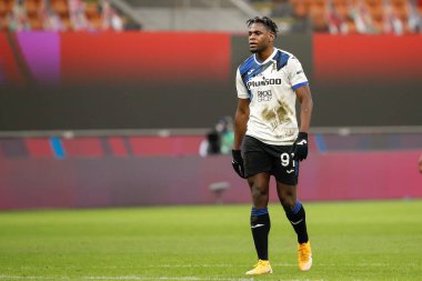 İtalya, Milan, 23 Ocak 2021: Duvan Zapata (Atalanta forveti) AC MILAN ATALANTA, Serie A 2020-2021, San Siro Stadyumu, AC MILAN - ATALANTA maçının ilk yarısındaki kaleci atışını bekliyor.