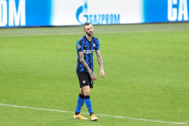 İtalya, Milan, 9 Aralık 2020: Marcelo Brozoviç (orta saha oyuncusu), FC INTER - SHAKHTAR DONETSK, Şampiyonlar Ligi 2020 / 2021 gün 6, San Siro Stadyumu maçının ikinci yarısında iyi bir maçı kaçırdığı için üzgün.