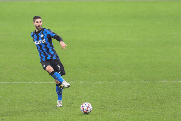 Italy, Milan, december 9 2020: Roberto Gagliardini (Inter midfielder) pass shot in backcourt in the first half during football match FC INTER vs SHAKHTAR DONETSK, Champions League 2020/2021 day6, San Siro stadium