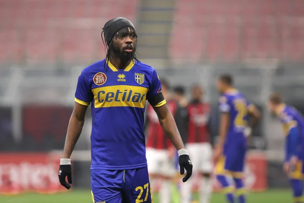 Italia Milano Dicembre 2020 Gervinho Attaccante Parma Aiuta Compagni Squadra — Foto Stock