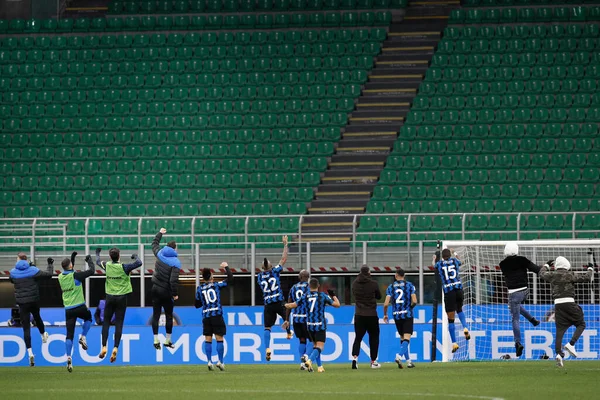 Italy Milan January 2021 Inter Players Celebrate Victory End Football — Stock Photo, Image