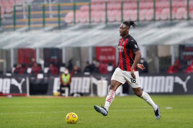 İtalya, Milan, 7 Şubat 2021: Frank Kessie (Milan orta saha oyuncusu) futbol maçının ilk yarısındaki penaltı sahasına AC MILAN-CROTONE, Serie A 2020-2021, San Siro Stadyumu
