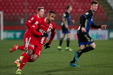 İtalya, Monza, 12 Şubat 2021: Davide Diaw (Monza forvet), AC MONZA - PISA, Serie B 2020-2021 Day23 _ U-Power Stadyumu maçının ilk yarısında ön sahada baskı yapıyor.