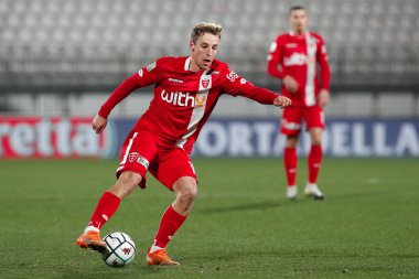 İtalya, Monza, 12 Şubat 2021: Davide Frattesi (Monza orta saha oyuncusu), AC MONZA - PISA, Serie B 2020-2021 Day23 _ U-Power Stadyumu maçının ilk yarısında ön sahada top sürüyor