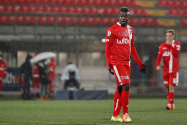 İtalya, Monza, 12 Şubat 2021: Mario Balotelli (Monza forvet) AC MONZA - PISA, Serie B 2020-2023 _ U-Power Stadyumu maçında ikinci yarıda kaleci atışı bekliyor