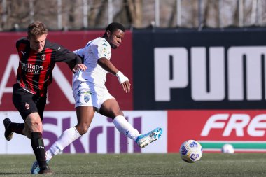 İtalya, Milan, 14 Şubat 2021: Emmanuel Ekong (Empoli forveti), AC MILAN - EMPOLI, Primavera1 2020-2021 gün 6, Centro Vismara maçında gol attı