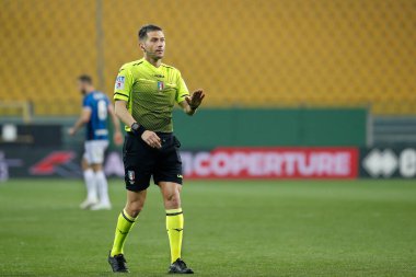 İtalya, Parma, 4 Mart 2021: Fabrizio Pasqua (hakem) futbol maçının ikinci yarısında PARMA-FC INTER, Serie A 2020-2021, Tardini Stadyumu,