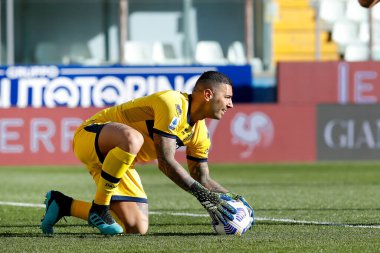 İtalya, Parma, 14 Mart 2021: Luigi Sepe (Parma kalecisi) futbol maçının ikinci yarısında AS ROMA, Serie A 2020 / 2021 gün, Tardini Stadyumu