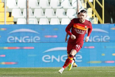 İtalya, Parma, 14 Mart 2021: Carles Perez (Roman forvet) futbol maçının ikinci yarısında ön sahada baskı yapıyor PARMA - AS ROMA, Serie A 2020 / 2021 gün, Tardini stadyumu