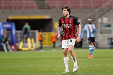 İtalya, Milan, 14 Mart 2021: Sandro Tonali (Milan orta saha oyuncusu), AC MILAN - NAPOLI, Serie A 2020-2021, San Siro Stadyumu maçında ikinci yarıda kaleci atışını bekliyor.
