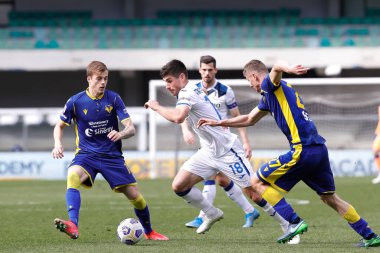İtalya, Verona, 21 Mart 2021: Ruslan Malinovskyi (Atalanta orta saha oyuncusu) futbol maçının ikinci yarısında ATALANTA 'ya karşı HELLAS VERONA, Serie A 2020-2021, Bentegodi Stadyumu, Bentegodi Stadyumu' na saldırdı.