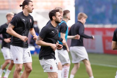 İtalya, Milan, 3 Nisan 2021: Hakan Calhanoğlu (Milano orta saha oyuncusu) futbol maçı öncesi AC MILAN - SAMPDORIA, Serie A 2020-2021 Gün 29, San Siro Stadyumu