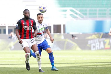 İtalya, Milan, 3 Nisan 2021: Fikayo Tomori (Milan defans oyuncusu) futbol maçının ikinci yarısında arka sahada top kontrolü AC MILAN ile SAMPDORIA, Serie A 2020-2021, San Siro Stadyumu