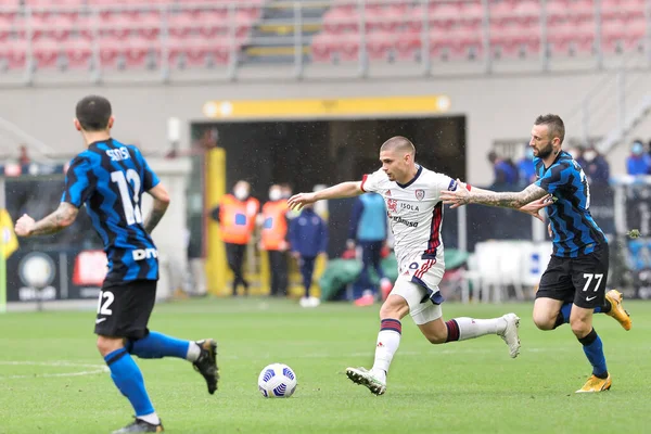 Italy Milan April 2021 Razvan Marin Cagliari Midfielder Dribbles Front — Fotografia de Stock