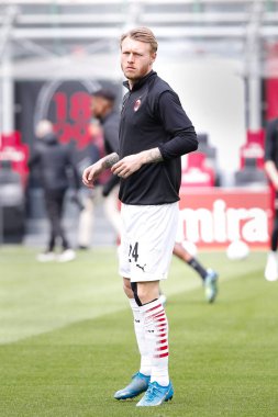 İtalya, Milan, 18 Nisan 2021: Simon Kjaer (Milan defans oyuncusu) futbol maçı öncesi antrenmanlar AC MILAN - GENOA, Serie A 2020-2021 Gün 31, San Siro Stadyumu