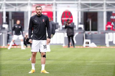 İtalya, Milan, 18 Nisan 2021: Theo Hernandez (Milan defans oyuncusu) maç öncesi AC MILAN - GENOA, Serie A 2020-2021, San Siro Stadyumu