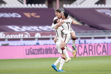 İtalya, Torino, 18 Nisan 2021: Borja Belediye Başkanı (Roman forvet), TORINO-AS ROMA, Serie A 2020-2021 gün 31, Olimpico Stadyumu 'nda oynanan 3-0' lık futbol maçında takım arkadaşlarıyla birlikte 1-0 'lık golü kutluyor