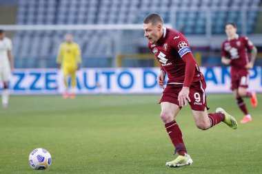 İtalya, Torin, 18 Nisan 2021: Andrea Belotti (Torino forvet), TORINO 'nun AS ROMA, Serie A 2020-2021 Olimpico Stadyumu' na karşı oynadığı ikinci yarıda penaltı sahasına saldırdı.