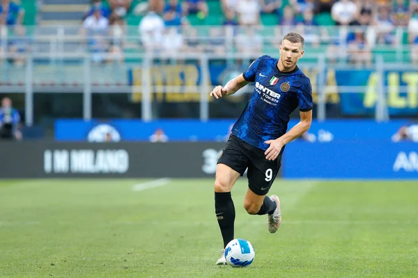 Italia Milán Ago 2021 Edin Dzeko Inter Striker Corre Por — Foto de Stock