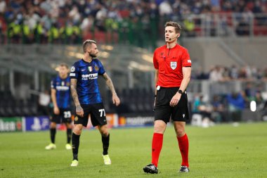 İtalya, Milan, 15 Eylül 2021: Daniel Siebert (hakem) FC INTER - REAL MADRID, Şampiyonlar Ligi karşılaşması, San Siro Stadyumu, 1.