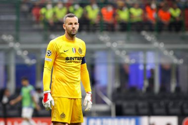 İtalya, Milan, 15 Eylül 2021: Samir Handanoviç (Inter Goalkeeper) FC INTER - REAL MADRID, Şampiyonlar Ligi maçı, San Siro Stadyumu
