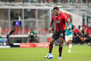 İtalya, Milan, 22 Eylül 2021: Rafael Leao (Milan forvet), AC MILAN - VENEZIA, Serie A 2021-2022 gün 5, San Siro Stadyumu maçının ikinci yarısında penaltı sahasına gidiyor.