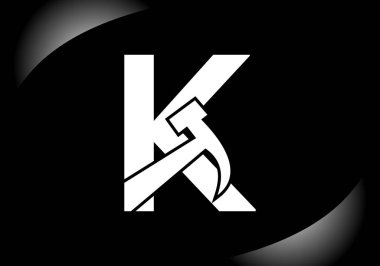 Çekiçli siyah harf K monogram alfabesi. Tamir, yenileme ve inşaat logosu. İnşaat işi ve şirket kimliği için modern vektör logosu