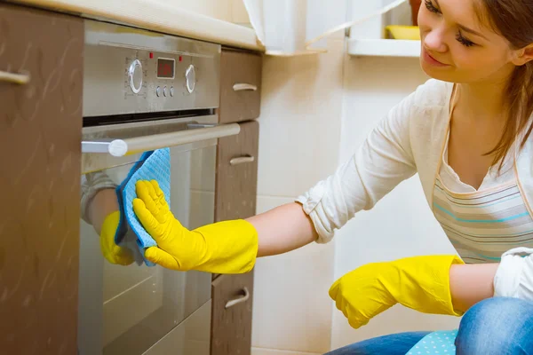 Limpieza del concepto de horno — Foto de Stock