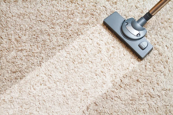 Cleaning carpet hoover — Stock Photo, Image