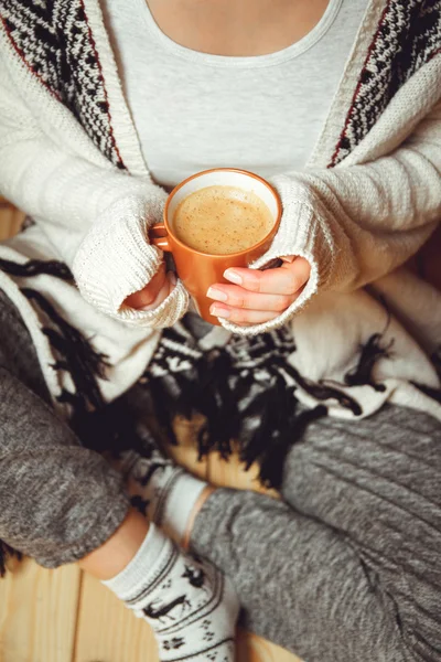 Girl with a cup of coffee — Stock Photo, Image