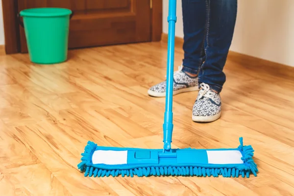 Wash wood floor concept — Stock Photo, Image