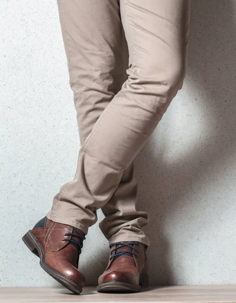 Zapatos Cuero Marrón Para Hombres Piso Madera — Foto de Stock