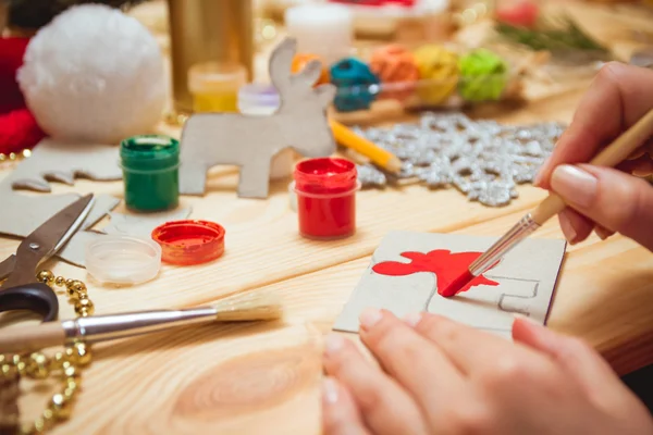 Noel hediyeleri kız yapar