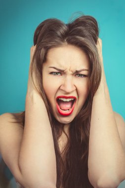 Duygusal portre studio vurdu