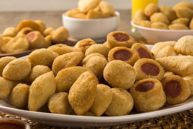 Kızarmış karışık Brezilyalı aperatifler