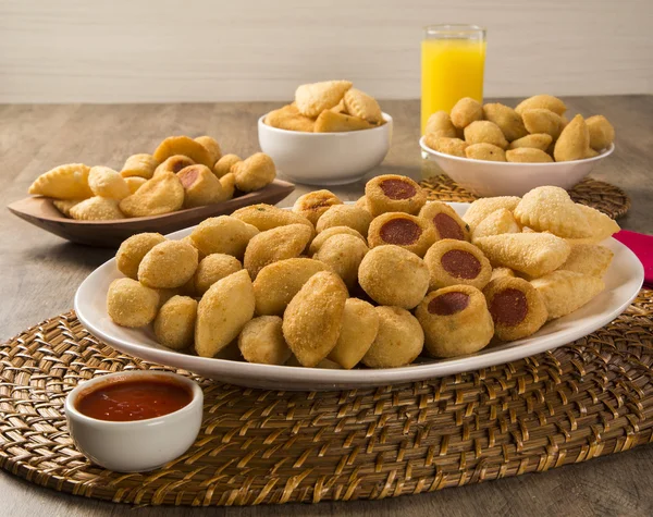 Snack brasiliani misti fritti — Foto Stock