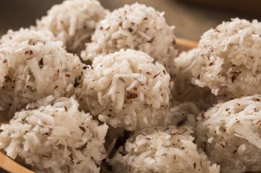 Perulu cocadas, bir geleneksel Hindistan cevizi tatlı genellikle satılan 