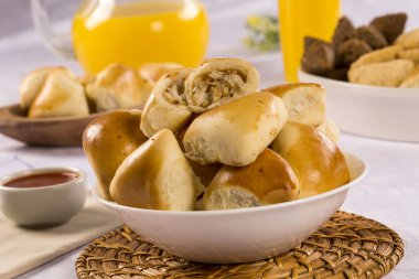 Brezilyalı aperatif. tavuk Esfiha bölümü.