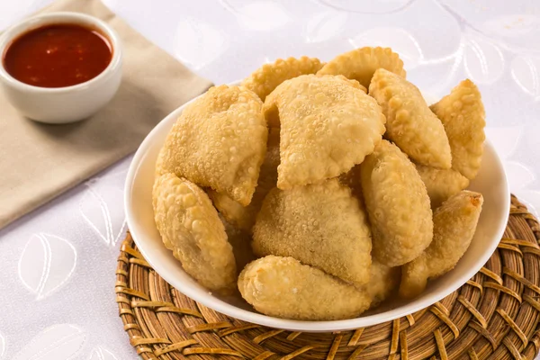 Snack brasileño. Pastelería Palmetto. Pastel de palmito . — Foto de Stock