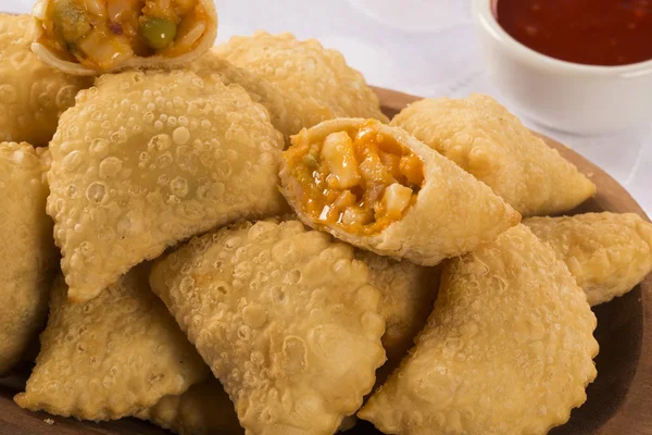 Snack brasileño. Pastelería Palmetto. Pastel de palmito . — Foto de Stock