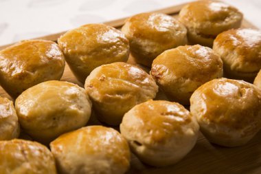 Brezilya aperatiflerine vurgu yap. Tavuklu turta.