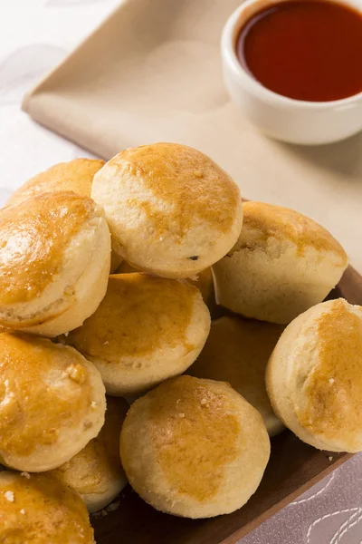 Snack brasileño Empada. pastel con pollo —  Fotos de Stock