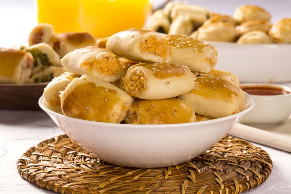 Snack brasileño. porción bocadillos de pollo . —  Fotos de Stock