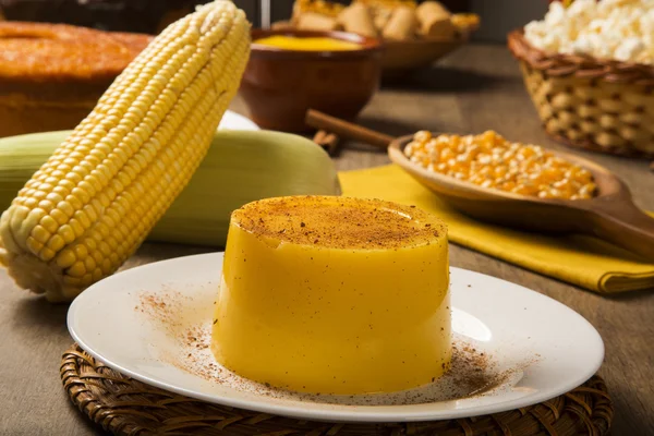 Curau de milho - comida típica de milho verde - saboroso e barato - typi — Fotografia de Stock