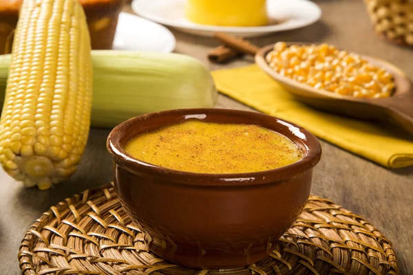 Curau de milho - comida típica de milho verde - saboroso e barato - typi — Fotografia de Stock