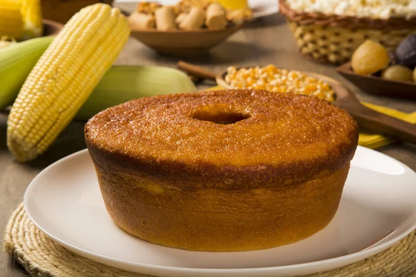 Pastel de maíz. Dulces brasileños tradicionales hechos de maíz . — Foto de Stock